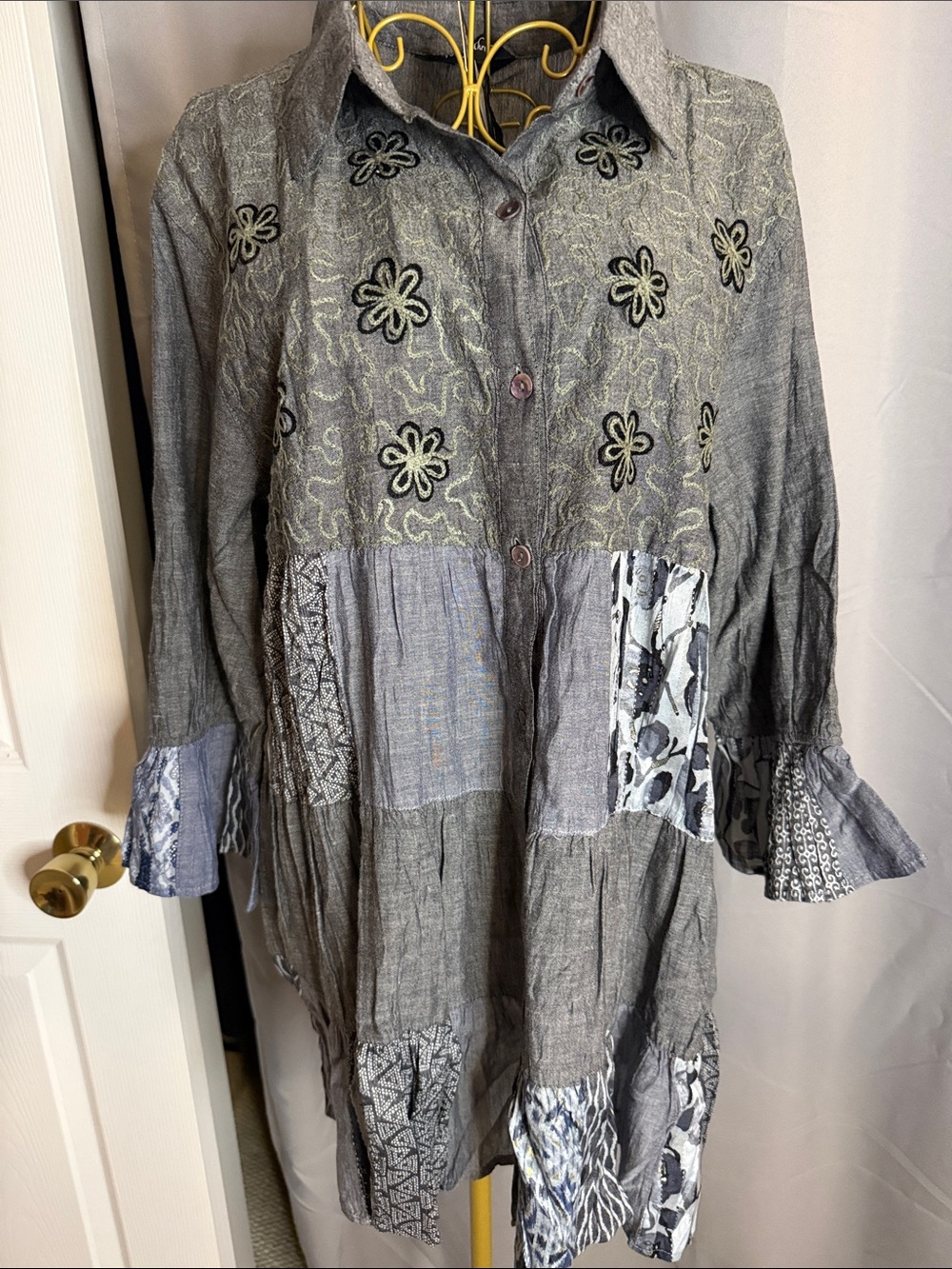 Young Threads L NWT Gray Patchwork Embroidered Button-Down Blouse BOHO SKU79